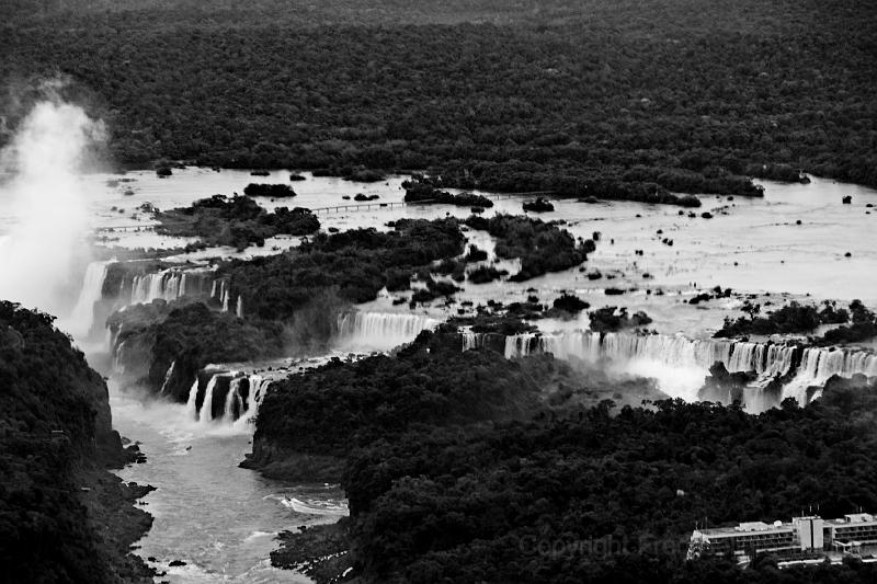 20071204_164846  D200 c3400x2250 v2.jpg - Igauzu Falls